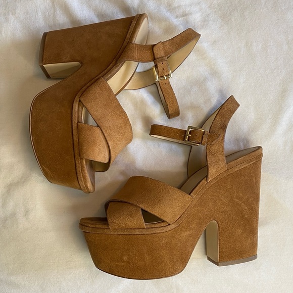 Divia Suede Platform Sandal - Picture 7 of 12
